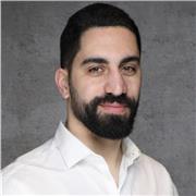 Englisch Lehrer, der Schüler und Schülerinnen aller Altersgruppen unterrichtet.